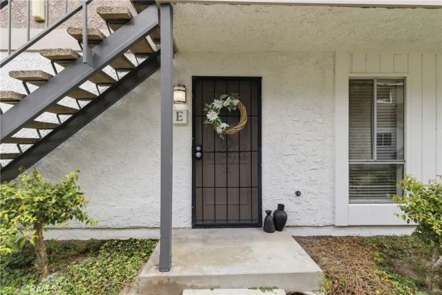 2841 S Fairview South E, Santa Ana, CA 92704