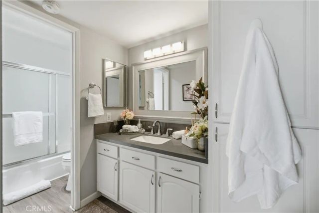2841 S Fairview South E, Santa Ana, CA 92704