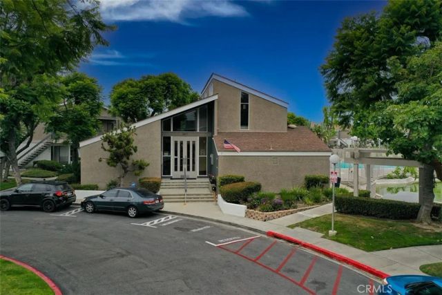 2841 S Fairview South E, Santa Ana, CA 92704