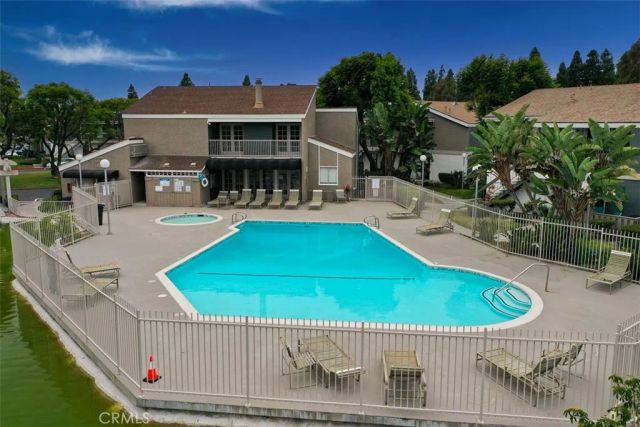 2841 S Fairview South E, Santa Ana, CA 92704
