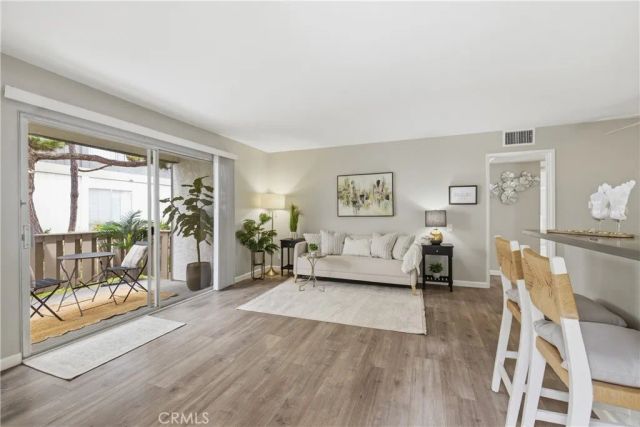 2841 S Fairview South E, Santa Ana, CA 92704