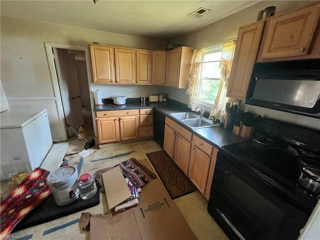 8508 Kennedy DR, Hampton, VA 23605