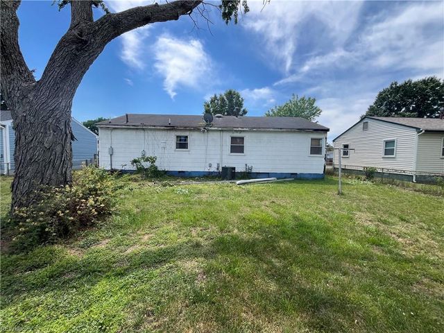 8508 Kennedy DR, Hampton, VA 23605