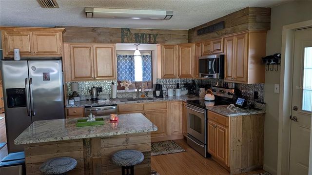 2219 NE 18 AVENUE, Ocala, FL 34470