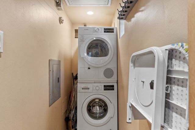 107 Moore Street A, Santa Fe, NM 87501