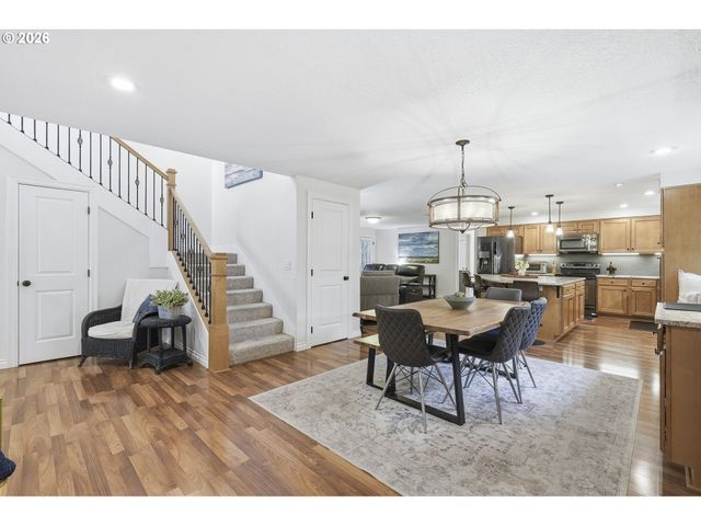 910 Nw HERTEL St, Hillsboro, OR 97124