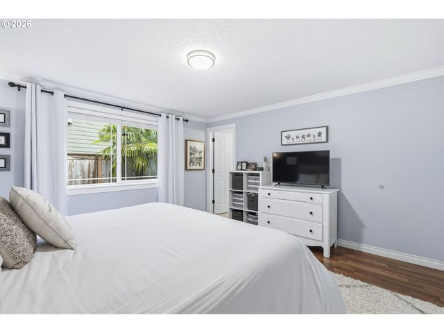910 Nw HERTEL St, Hillsboro, OR 97124