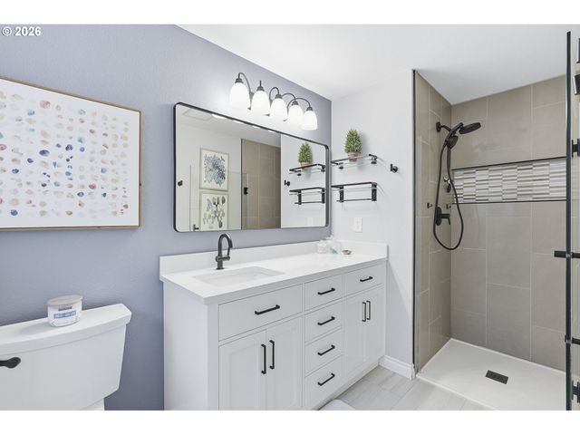 910 Nw HERTEL St, Hillsboro, OR 97124