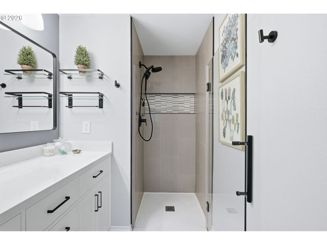 910 Nw HERTEL St, Hillsboro, OR 97124