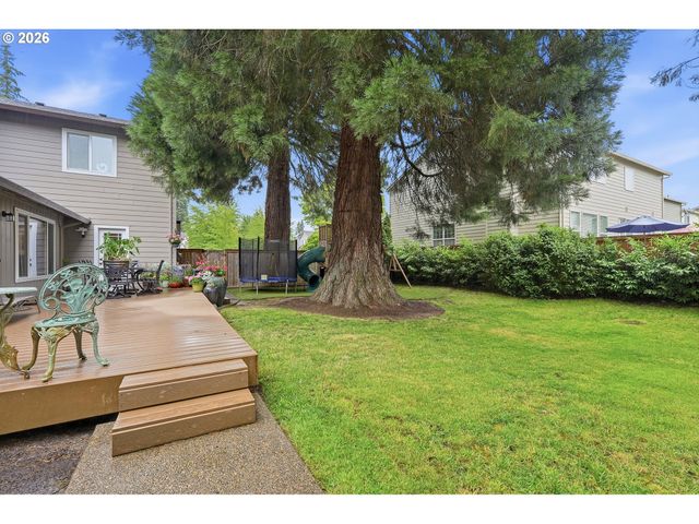 910 Nw HERTEL St, Hillsboro, OR 97124