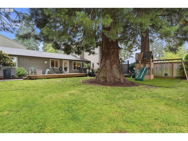 910 Nw HERTEL St, Hillsboro, OR 97124