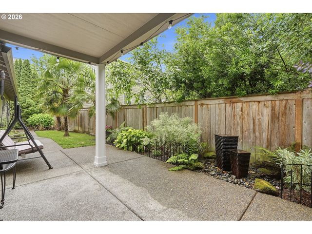 910 Nw HERTEL St, Hillsboro, OR 97124