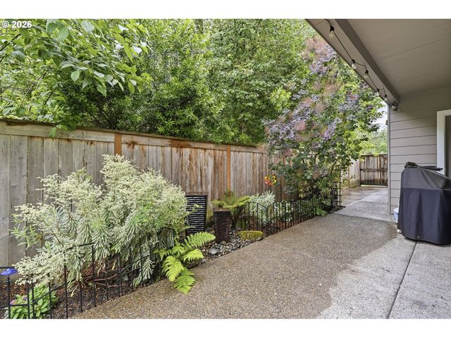 910 Nw HERTEL St, Hillsboro, OR 97124