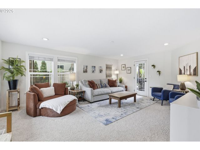 910 Nw HERTEL St, Hillsboro, OR 97124