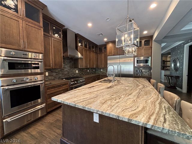 81 Navarra Canyon Court, Las Vegas, NV 89138