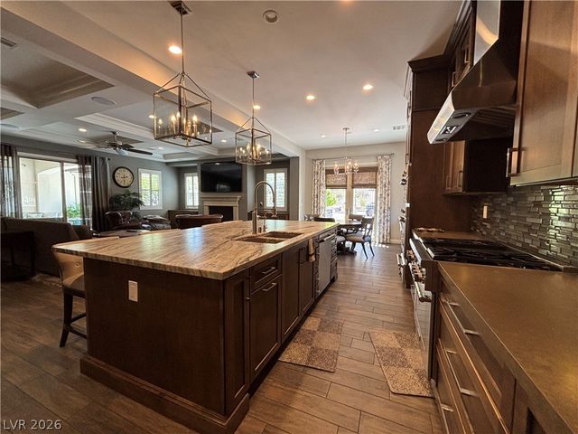 81 Navarra Canyon Court, Las Vegas, NV 89138