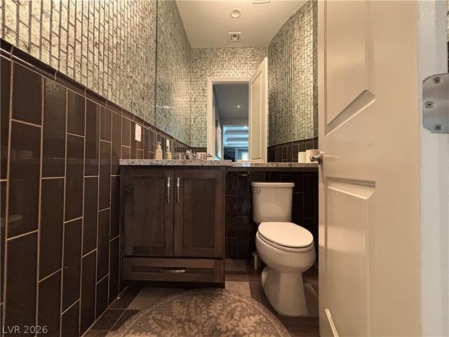 81 Navarra Canyon Court, Las Vegas, NV 89138