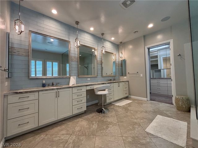 81 Navarra Canyon Court, Las Vegas, NV 89138