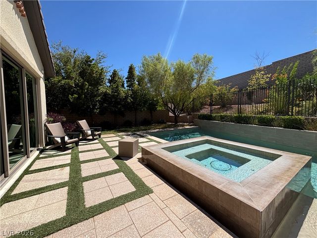 81 Navarra Canyon Court, Las Vegas, NV 89138
