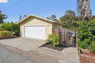 9214 Golf Links Rd, Oakland, CA 94605