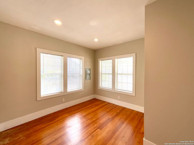 1427 BURNET ST, San Antonio, TX 78202