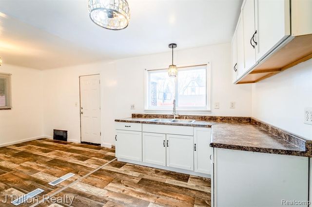 99 Chestnut Street, River Rouge, MI 48218