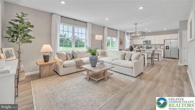 102 Winding Road, Forks Twp, PA 18040
