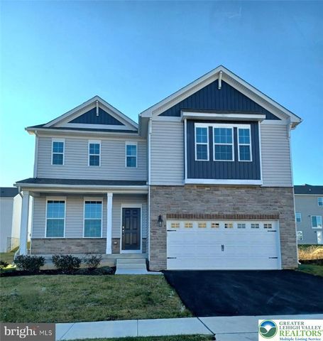 102 Winding Road, Forks Twp, PA 18040