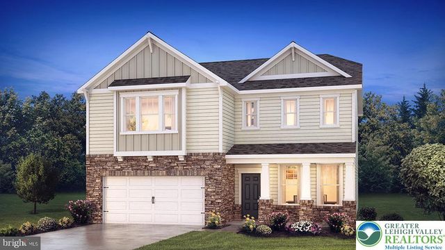 102 Winding Road, Forks Twp, PA 18040