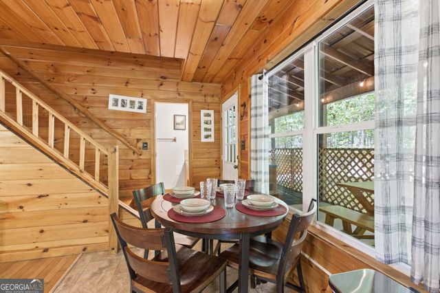 325 Blue Creek Cove, Cleveland, GA 30528