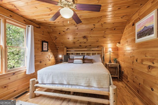 325 Blue Creek Cove, Cleveland, GA 30528