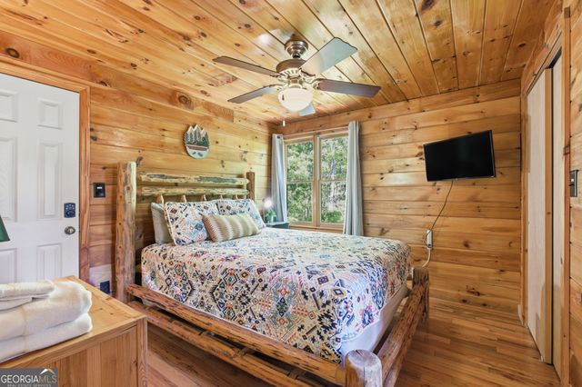 325 Blue Creek Cove, Cleveland, GA 30528