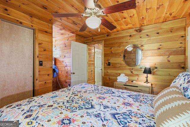 325 Blue Creek Cove, Cleveland, GA 30528