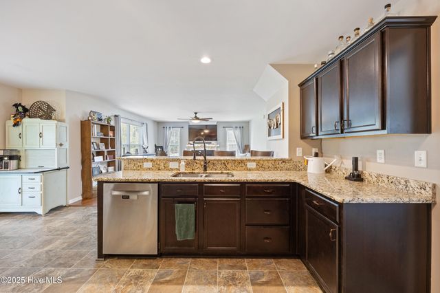 601 Prince William Drive, Elizabeth City, NC 27909