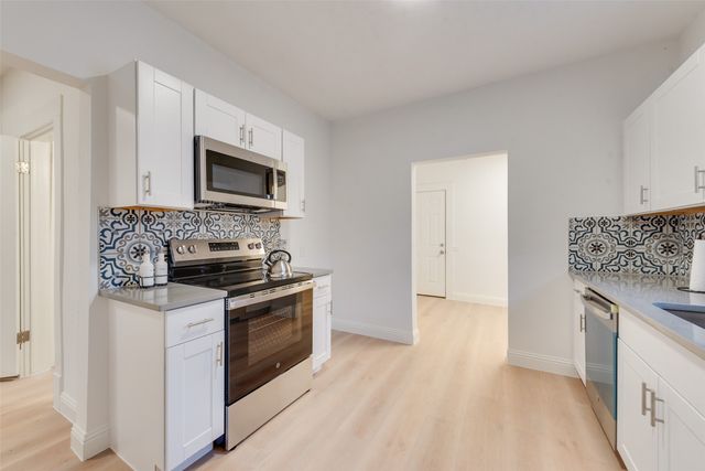 1205 W Arlington Avenue, Fort Worth, TX 76110
