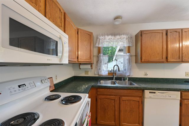 37 Adams Street, St. Albans City, VT 05478