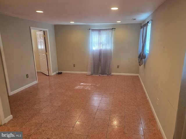 7906 DAWNWOOD CT, Lanham, MD 20706