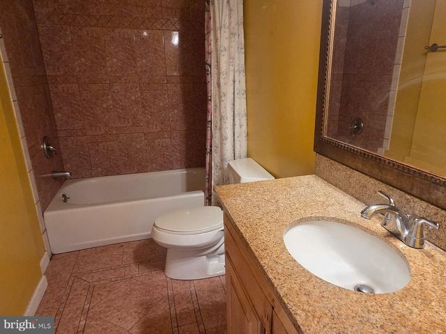 7906 DAWNWOOD CT, Lanham, MD 20706