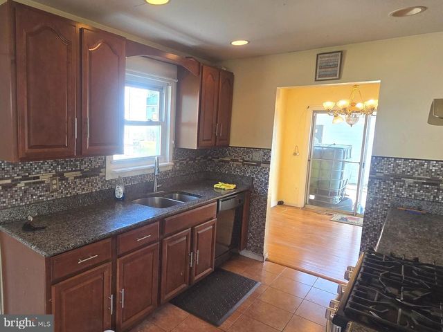 7906 DAWNWOOD CT, Lanham, MD 20706