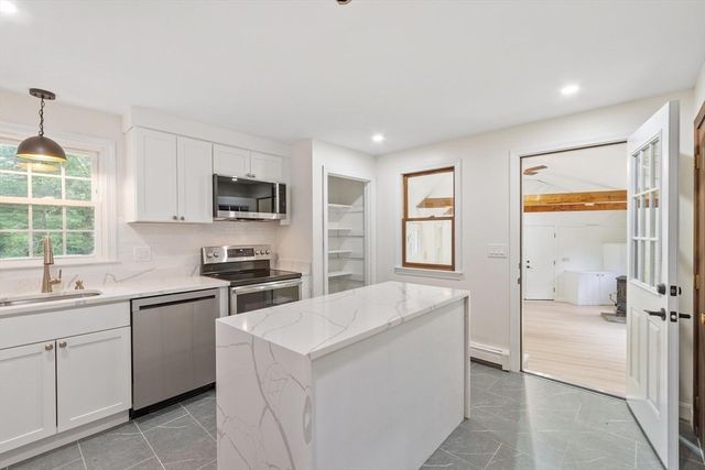 29 Tyler Rd, Townsend, MA 01469