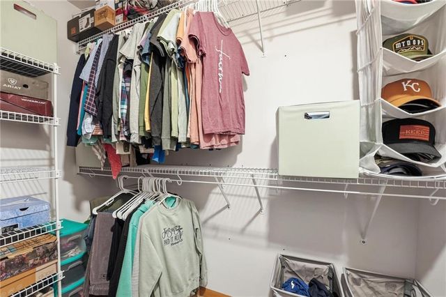 1707 Shelby Drive, Raymore, MO 64083