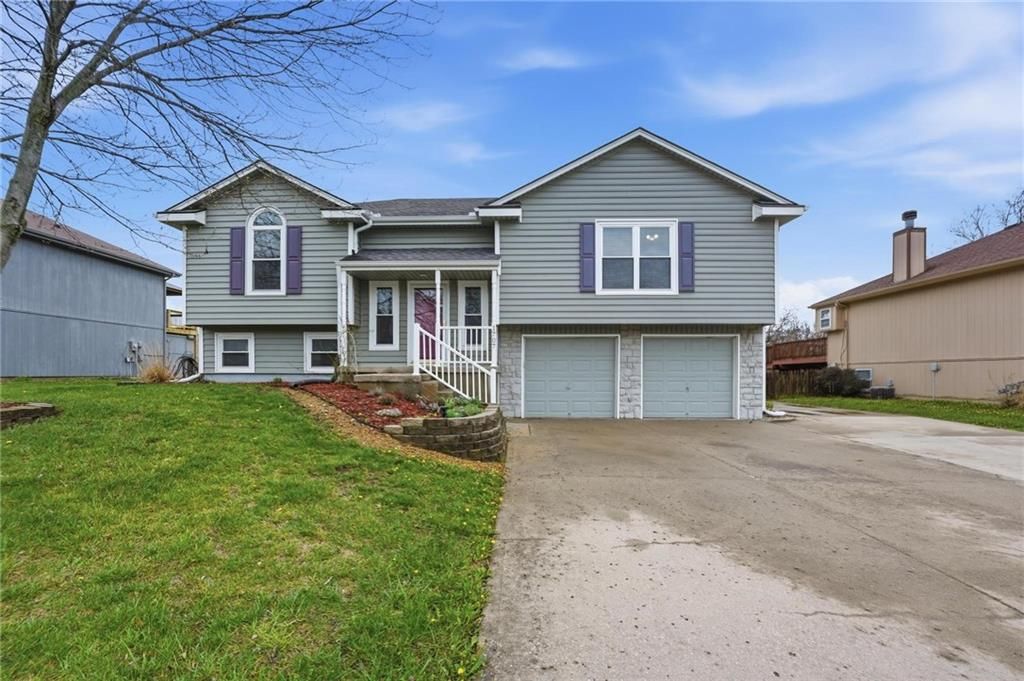 1707 Shelby Drive, Raymore, MO 64083