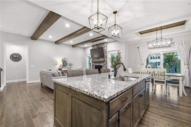 1067 SW Conch Circle, Lee's Summit, MO 64064