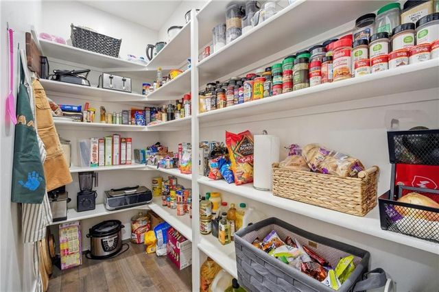 1067 SW Conch Circle, Lee's Summit, MO 64064