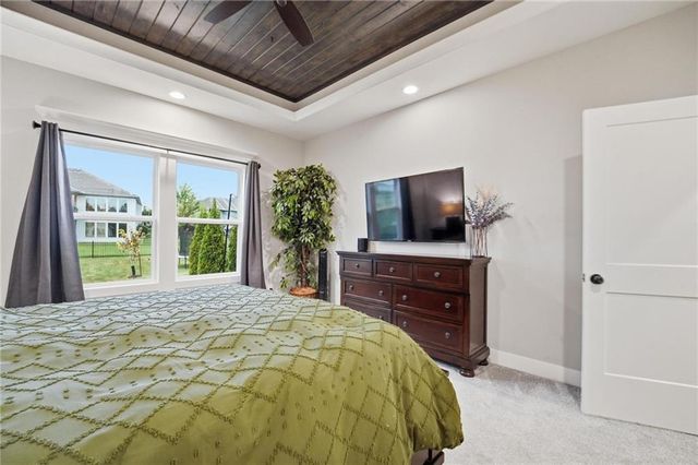 1067 SW Conch Circle, Lee's Summit, MO 64064