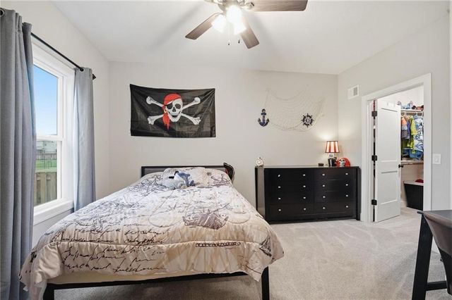 1067 SW Conch Circle, Lee's Summit, MO 64064