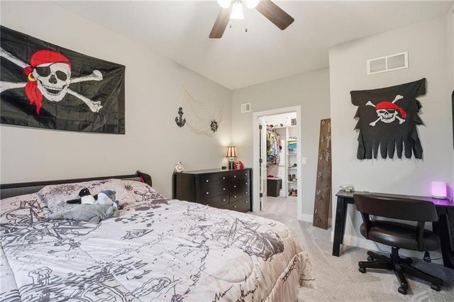 1067 SW Conch Circle, Lee's Summit, MO 64064