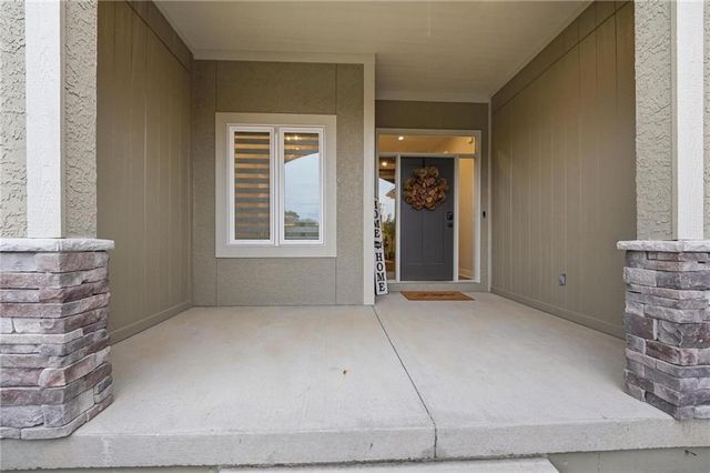 1067 SW Conch Circle, Lee's Summit, MO 64064