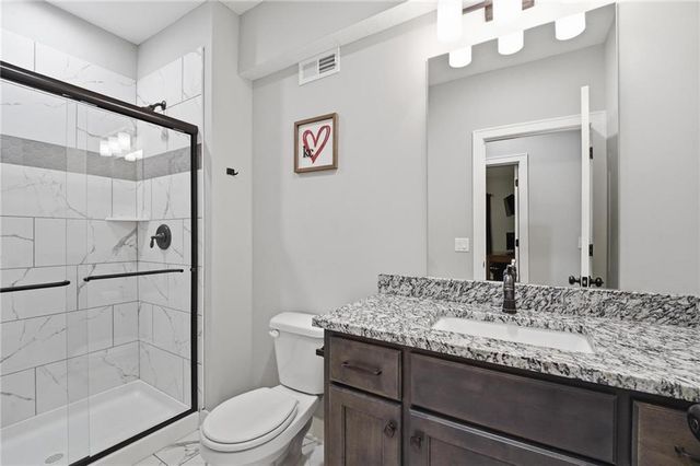 1067 SW Conch Circle, Lee's Summit, MO 64064