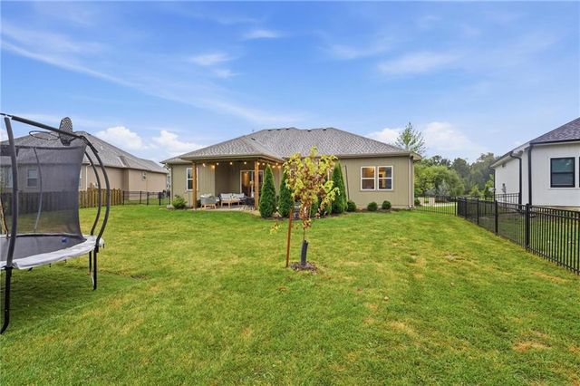 1067 SW Conch Circle, Lee's Summit, MO 64064